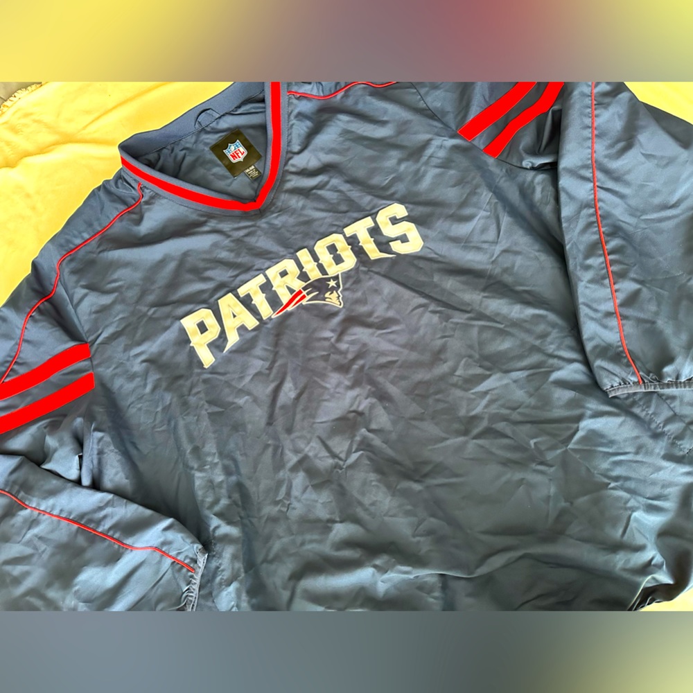 PATRIOTS NFL PULLOVER BRAND NEW